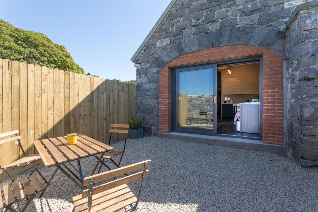 Coach House Cottage On The Shores Of Lough Corrib Galway Exterior photo