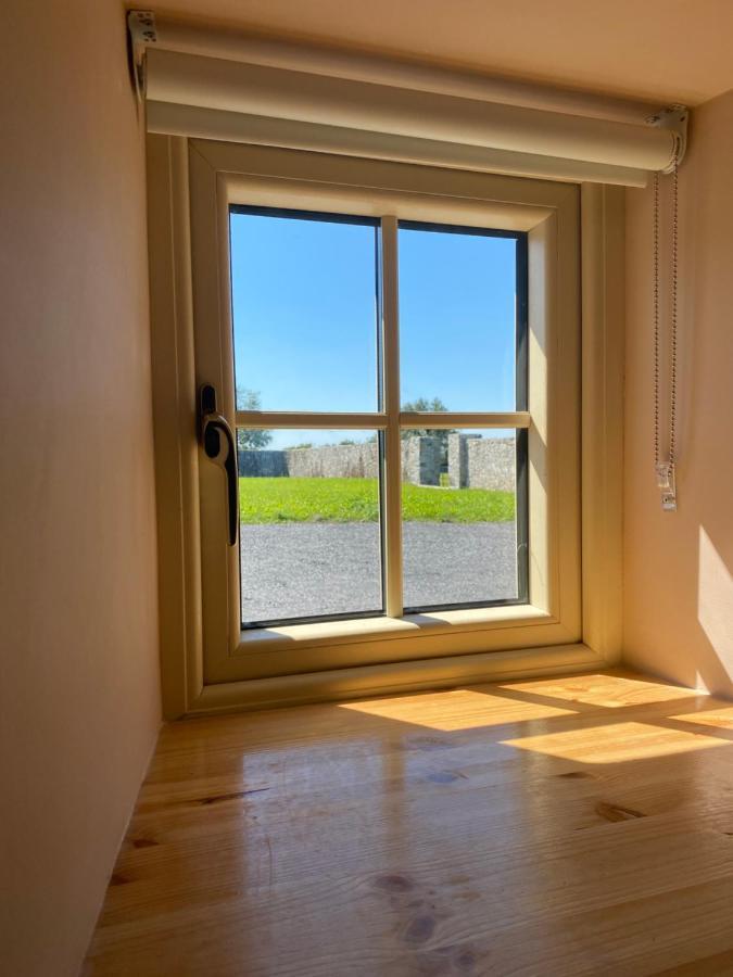 Coach House Cottage On The Shores Of Lough Corrib Galway Exterior photo
